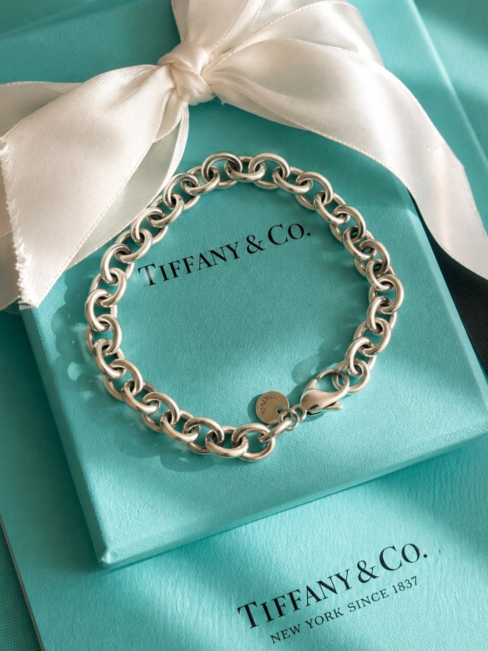 Authentic Tiffany & Co Vintage Oval Link Sterling Silver Bracelet